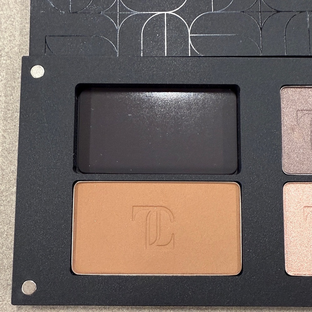 Rare Inglot x Jennifer Lopez Eyeshadow  Palette - Picture 3 of 6